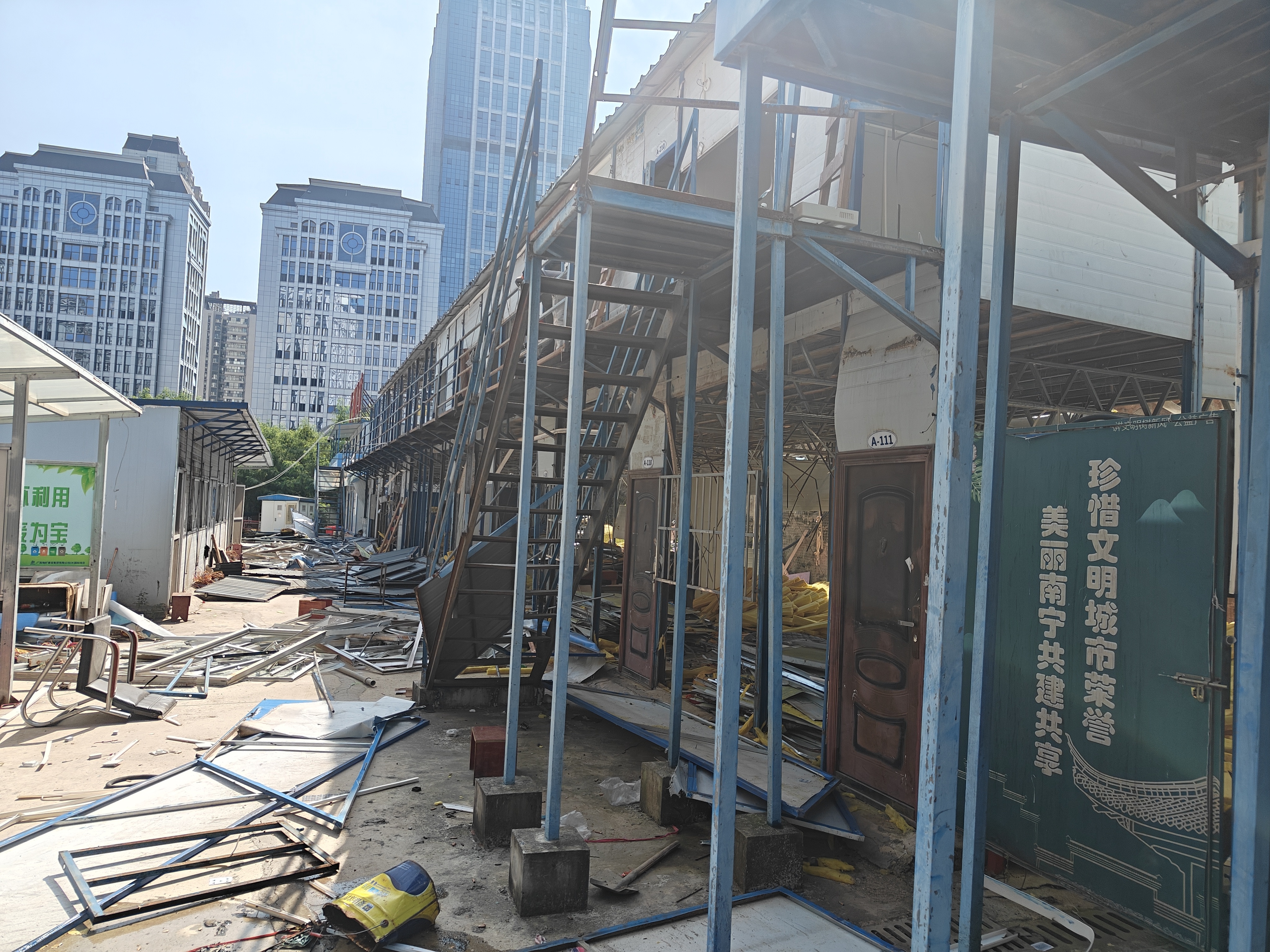 虹翔再生资源回收中心活动板房评测_2026年广西保安亭活动板房排行榜_广西保安亭活动板房种类